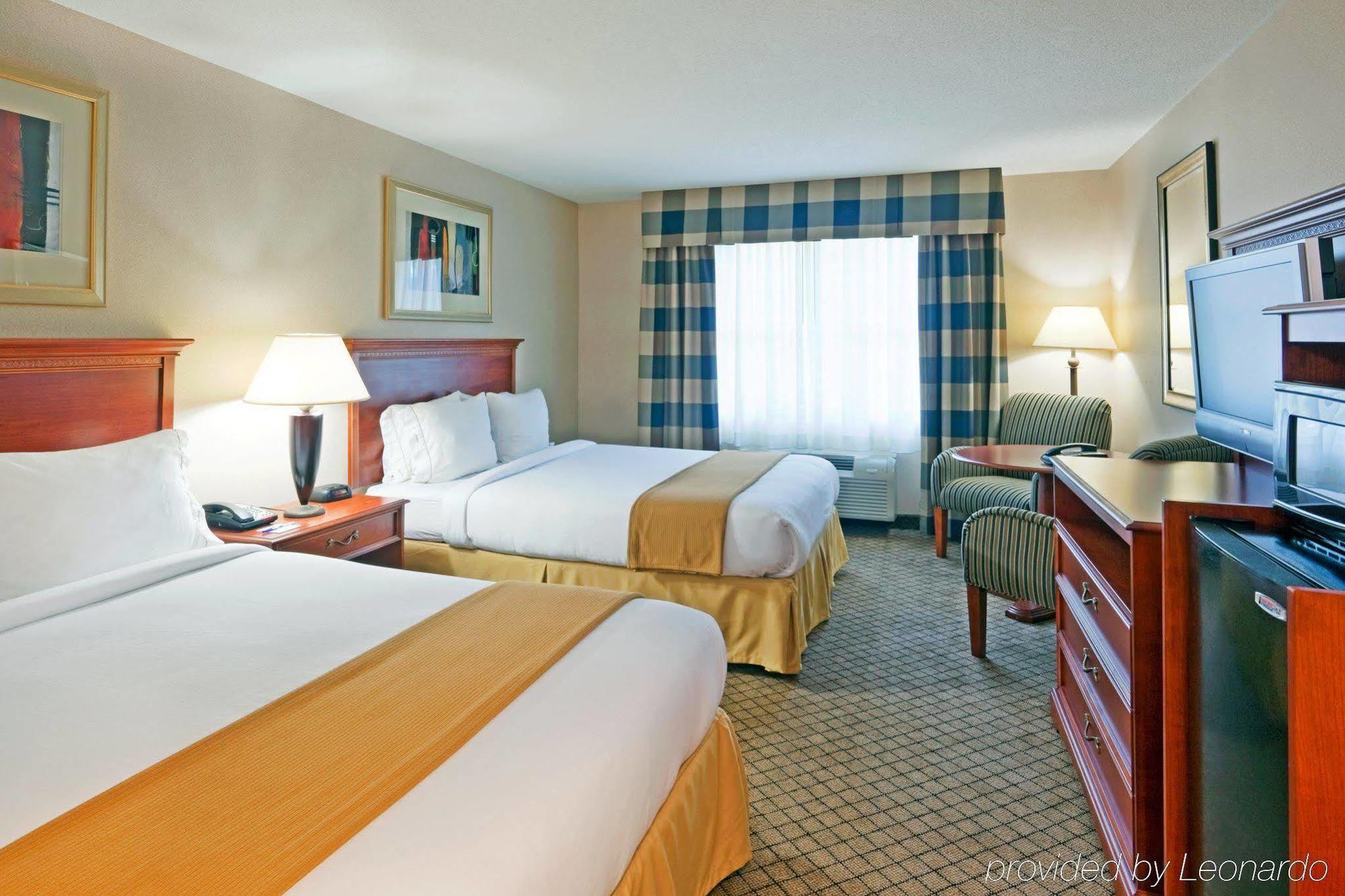 Holiday Inn Express Hotel & Suites Hampton South-Seabrook, An Ihg Hotel Chambre photo